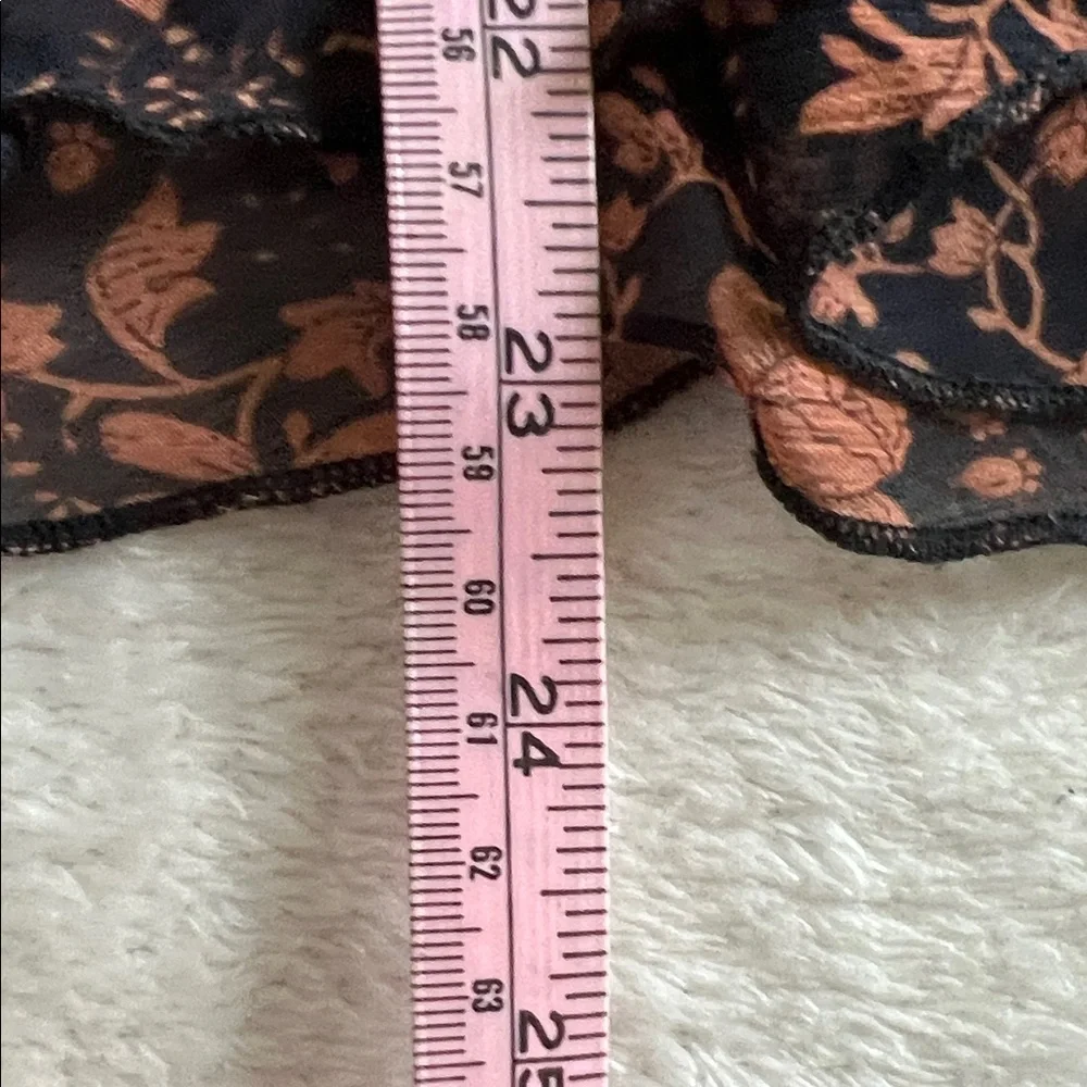 Lulu's She’s The Sweetest Black and Brown Floral Long Sleeve Sheer Blouse Size S - Picture 12 of 12